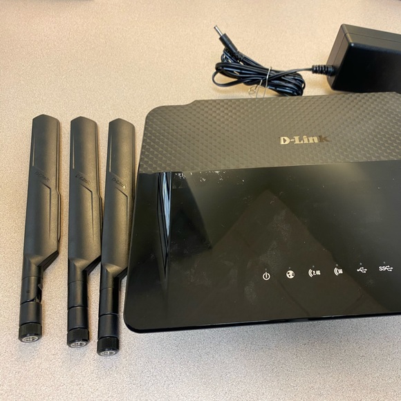 D Link DIR-8801 Dual-Band AC 1900 Router - Picture 2 of 4